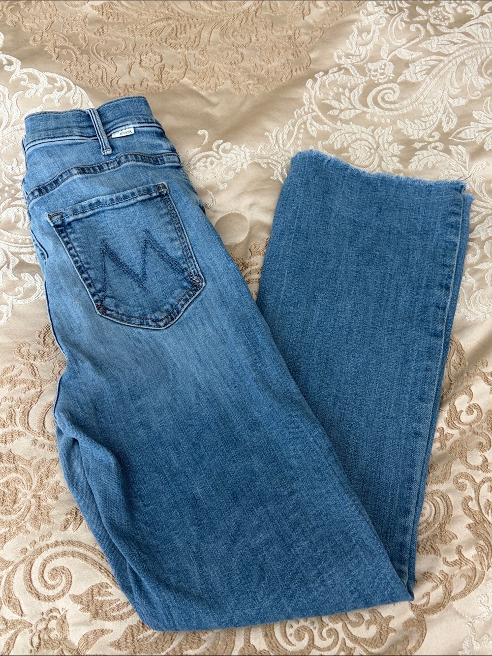 MOTHER The Hustler Ankle Fray Style in Blue Wash